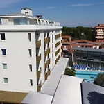فندق Grand Esplanada بيبيوني