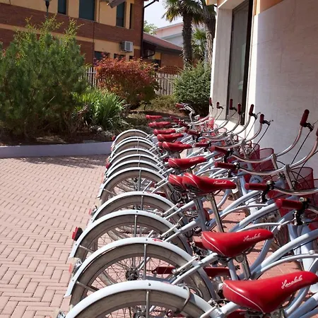 Grand Esplanada Hotel 4*