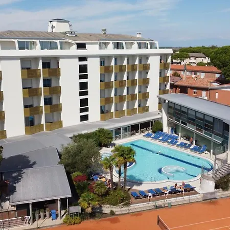 Hotel Grand Esplanada 4*
