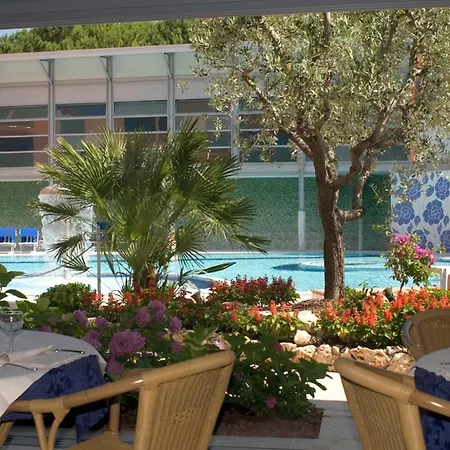 Hotel Grand Esplanada 4*