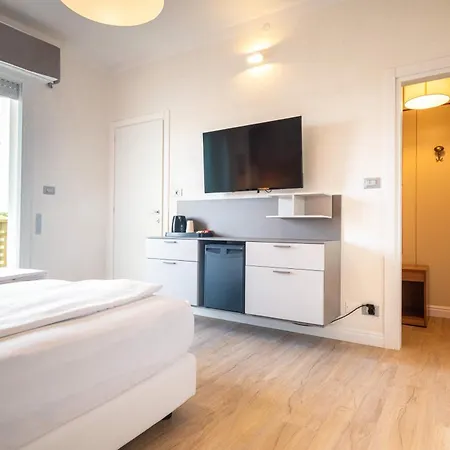 Hotel Grand Esplanada 4*