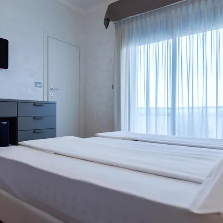 Отель Grand Esplanada