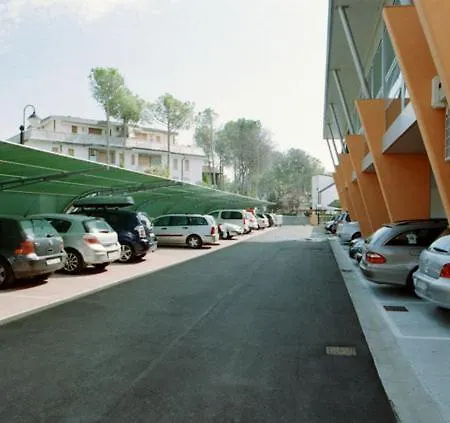 Hotel Grand Esplanada 4*