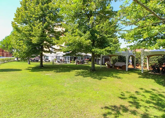 Hotel Grand Esplanada 4*