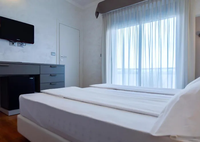 Отель Grand Esplanada