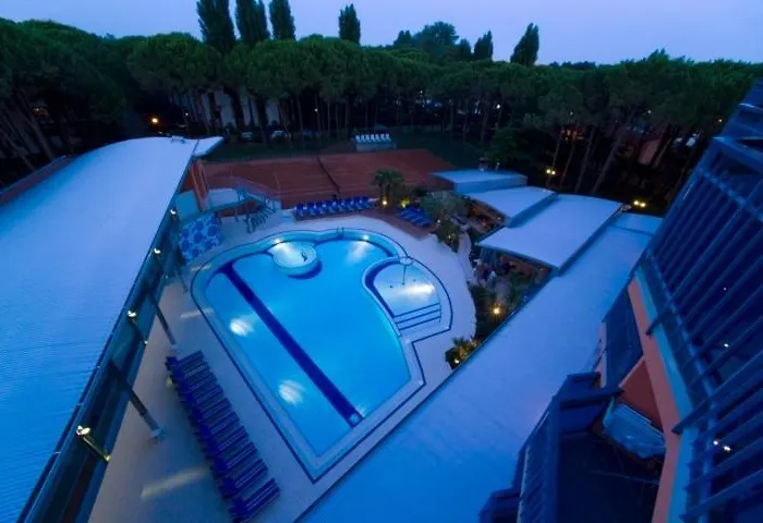 Grand Esplanada Отель