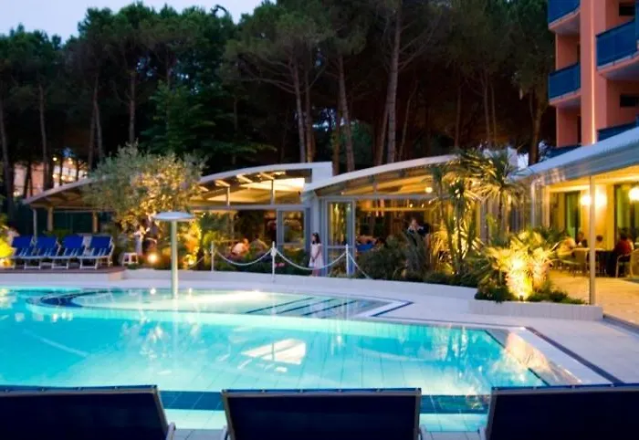 Hotel Grand Esplanada 4*