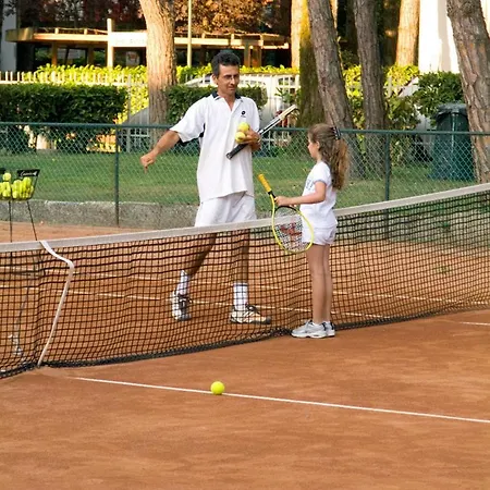 Отель Grand Esplanada Бибионе