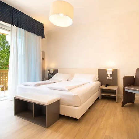 Отель Grand Esplanada Бибионе