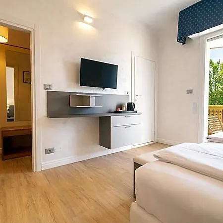 Ξενοδοχείο Grand Esplanada 4*
