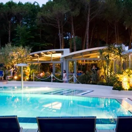 Hotel Grand Esplanada 4*