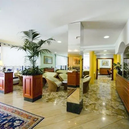 فندق Grand Esplanada بيبيوني