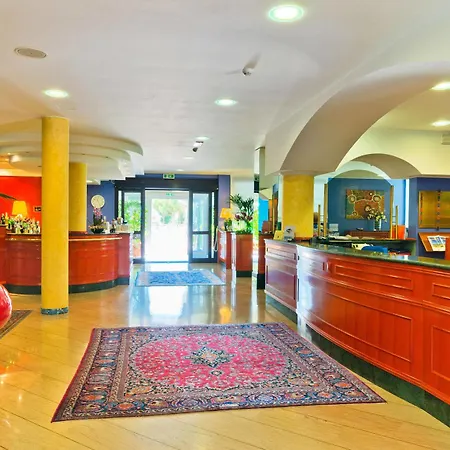 Grand Esplanada Hotel 4*