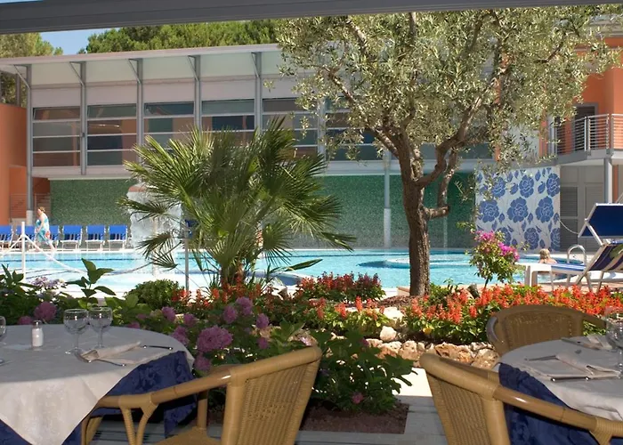 Отель Grand Esplanada 4*