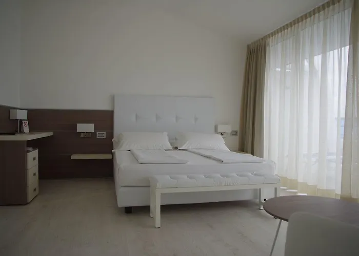 Grand Esplanada Hotel 4*